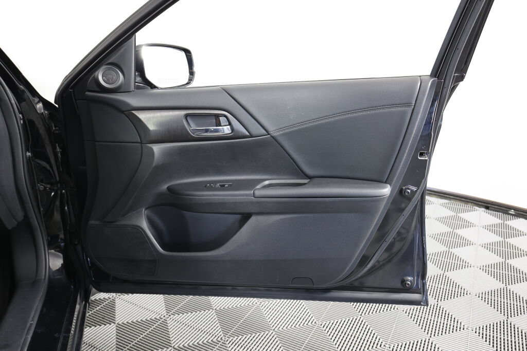Used 2013 Honda Accord EX image 25