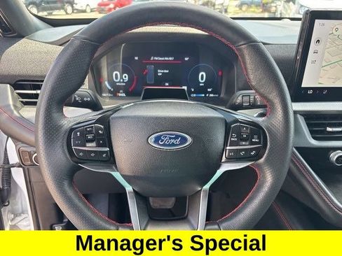 Used 2025 Ford Explorer ST-Line w/ ST-Line Street Pack AWD/4WD image 16