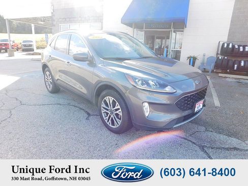 Used 2022 Ford Escape SEL image 2