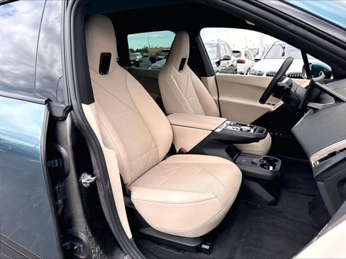 Used 2024 BMW iX xDrive50 AWD/4WD image 30
