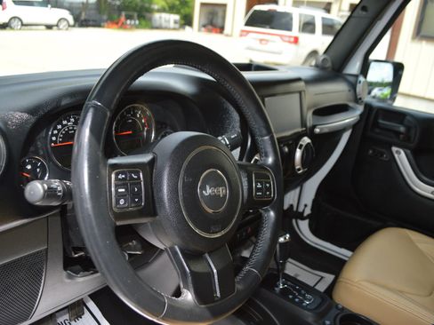 Used 2013 Jeep Wrangler Sahara w/ Dual Top Group AWD/4WD image 16
