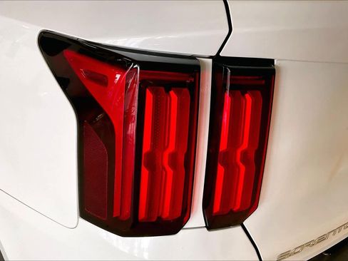 Used 2023 Kia Sorento SX Prestige image 26