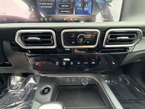 New 2026 Nissan Sentra SR w/ SR Premium Package FWD image 18