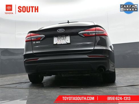 Used 2019 Ford Fusion SE image 30
