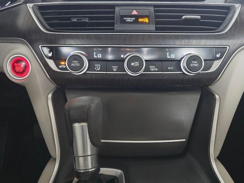 Used 2020 Honda Accord EX image 28