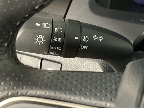 Used 2025 Toyota 4Runner Limited AWD/4WD image 19