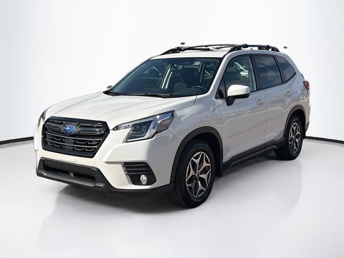 Used 2022 Subaru Forester Premium AWD/4WD image 3