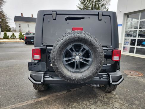 Used 2017 Jeep Wrangler Unlimited Sahara AWD/4WD image 17