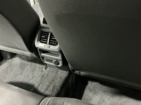 Used 2023 Volkswagen Tiguan S image 16