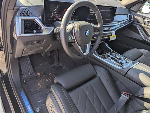New 2026 BMW X5 xDrive50e w/ Premium Package AWD/4WD image 3