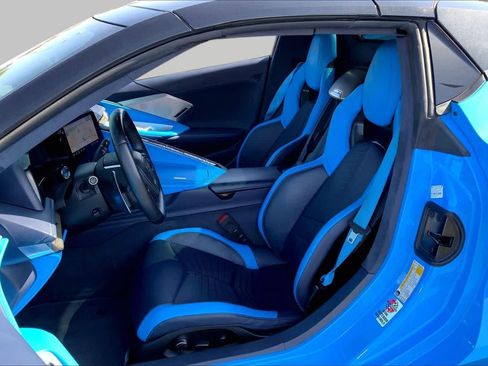 Used 2022 Chevrolet Corvette Stingray Premium Conv w/ Z51 Performance Package RWD image 7
