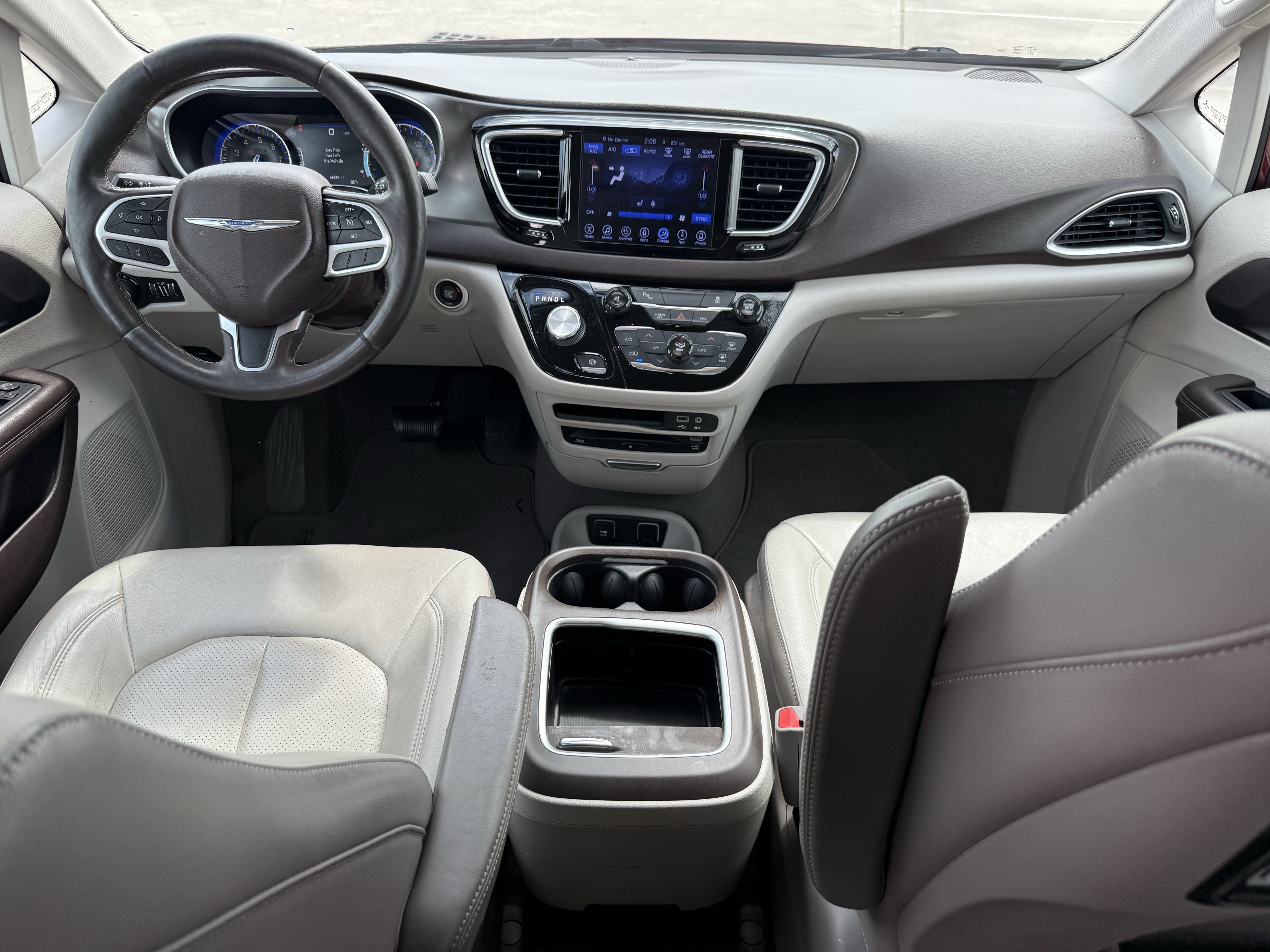 Used 2017 Chrysler Pacifica Touring-L Plus FWD image 14