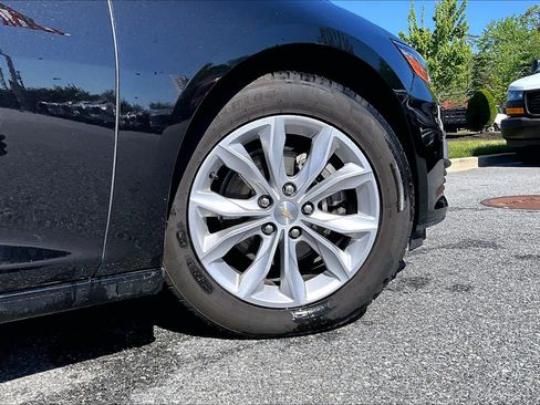 Used 2023 Chevrolet Malibu LT FWD image 4