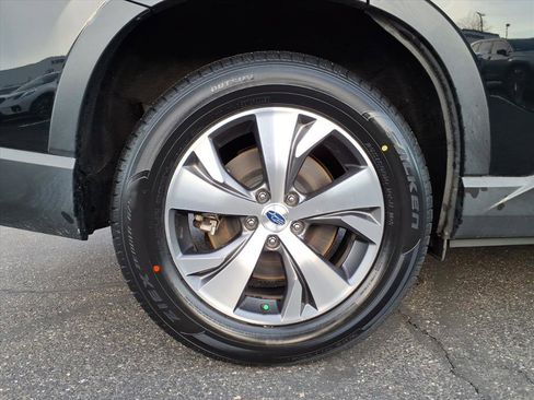 Used 2023 Subaru Ascent Premium w/ Convenience Package image 5