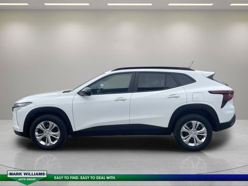 Used 2025 Chevrolet Trax RS FWD image 5