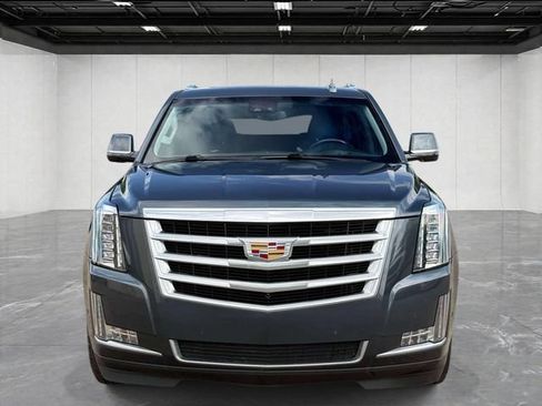 Used 2019 Cadillac Escalade Luxury AWD/4WD image 8
