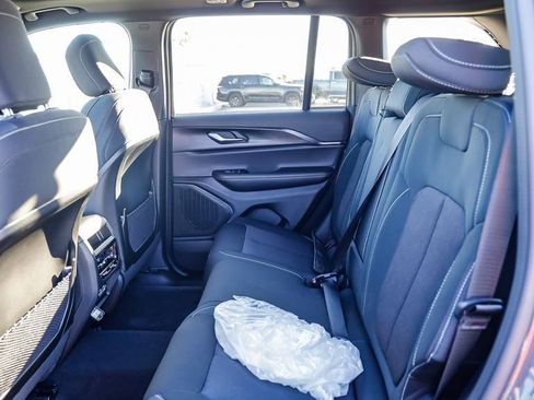 New 2025 Jeep Grand Cherokee Laredo X w/ Luxury Tech Group I image 20