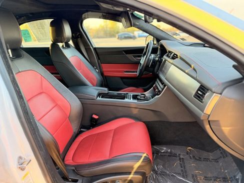 Used 2020 Jaguar XF Checkered Flag image 13