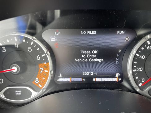 Used 2023 Jeep Renegade Latitude AWD/4WD image 9