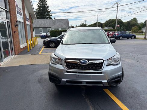 Used 2018 Subaru Forester 2.5i AWD/4WD image 2