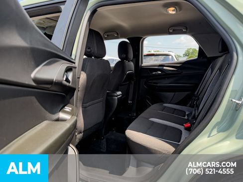 Used 2025 Chevrolet TrailBlazer LT AWD/4WD image 9