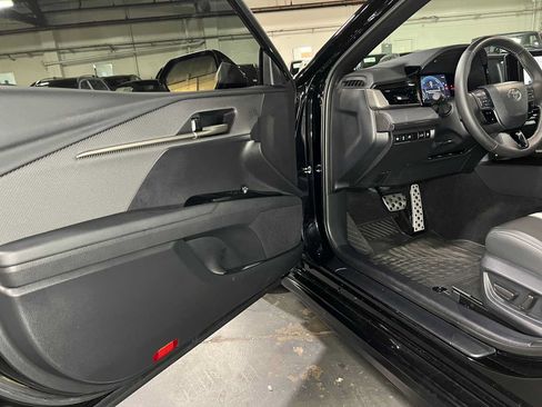 Used 2025 Toyota Camry SE w/ Convenience Package AWD/4WD image 20