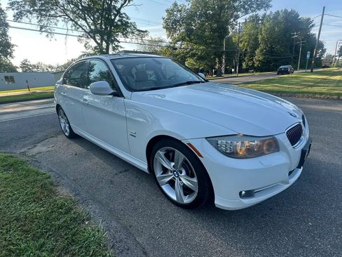 Used 2011 BMW 335i xDrive Sedan AWD/4WD image 3