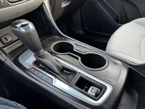 Used 2018 Chevrolet Equinox LS image 33