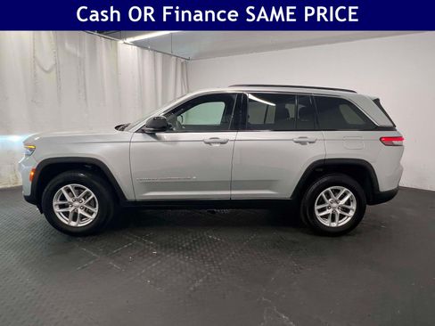 Used 2025 Jeep Grand Cherokee Laredo X w/ Luxury Tech Group I AWD/4WD image 11
