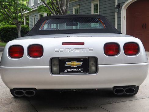 Used 1996 Chevrolet Corvette Convertible RWD image 18