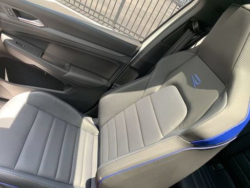 Used 2022 Volkswagen Golf R AWD/4WD image 31