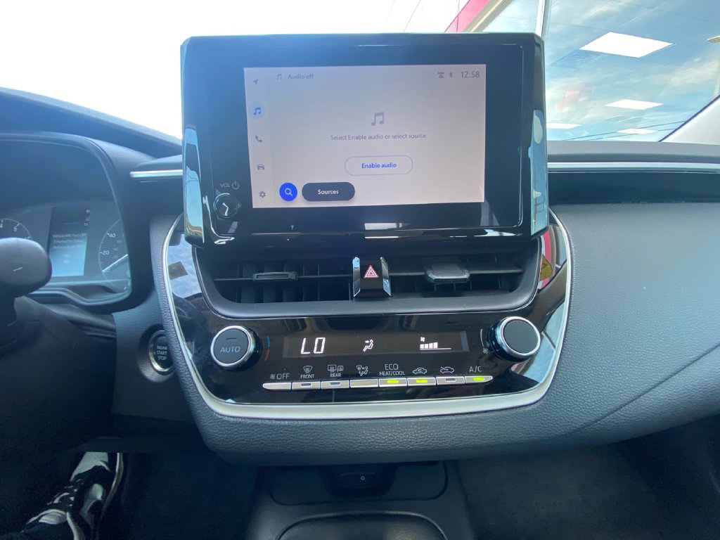 Used 2025 Toyota Corolla LE w/ LE Premium Package FWD image 20