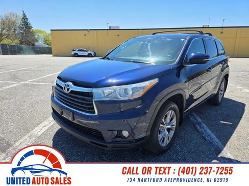 Used 2015 Toyota Highlander Plus AWD/4WD image 1