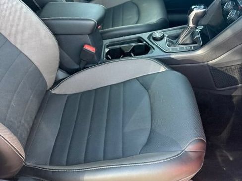 Used 2022 Volkswagen Taos SEL AWD/4WD image 27