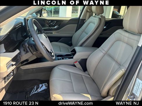 Certified 2024 Lincoln Corsair AWD image 12