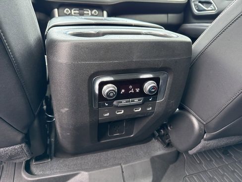 Used 2021 GMC Yukon SLT w/ SLT Luxury Plus Package image 38