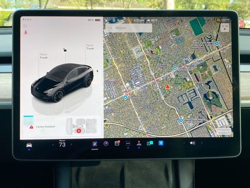 Used 2023 Tesla Model Y Performance image 12