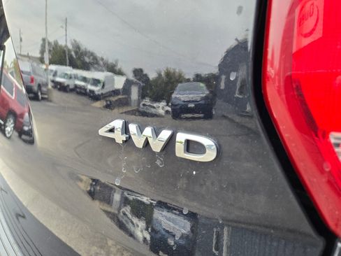 Used 2019 Ford Explorer XLT w/ Equipment Group 202A image 28