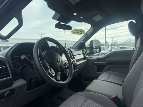 Used 2022 Ford F350 XLT w/ Black Appearance Package image 6