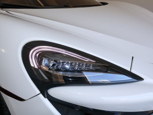 Used 2018 McLaren 570S RWD image 35