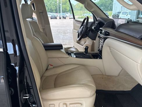 Used 2021 Lexus LX 570 4WD w/ Luxury Package image 11