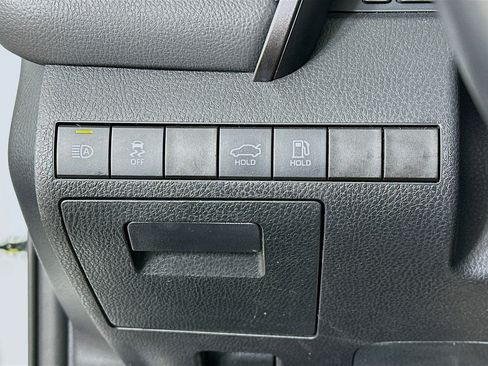 Used 2024 Toyota Camry SE image 17