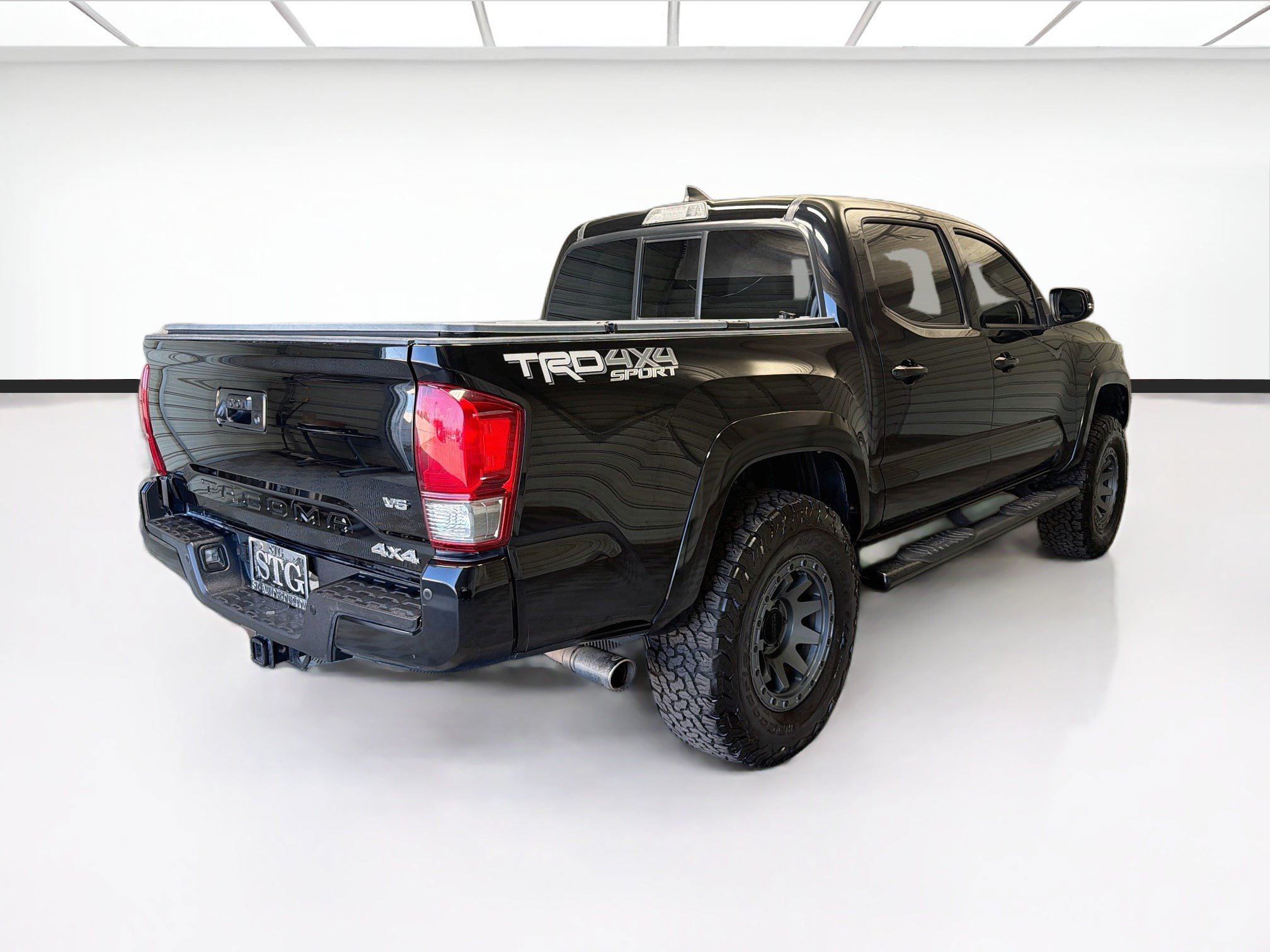 Used 2016 Toyota Tacoma TRD Sport AWD/4WD image 4