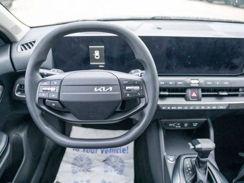 Used 2025 Kia K4 LXS image 14