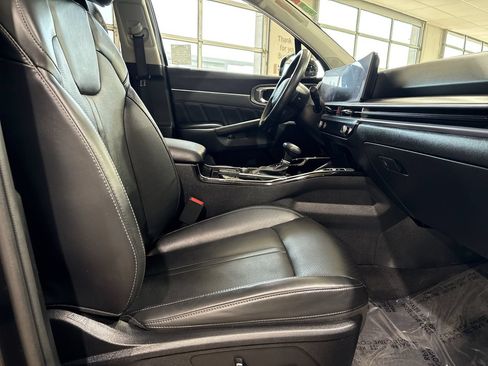 Used 2024 Kia Sorento SX FWD image 27