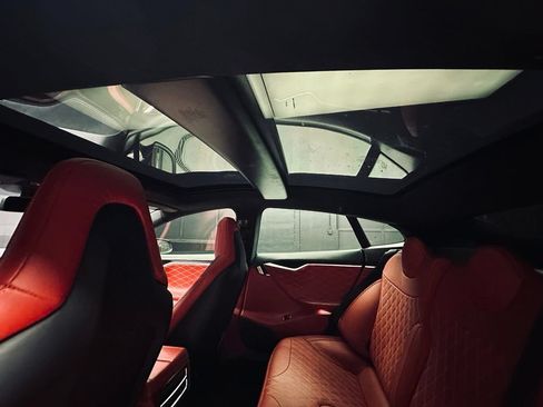 Used 2012 Tesla Model S Performance RWD image 24