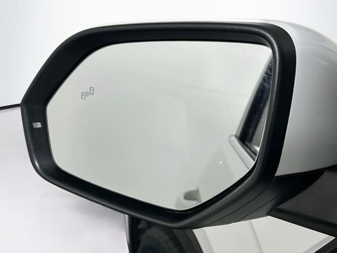 Used 2023 Volkswagen Atlas SE w/ Panoramic Sunroof Package FWD image 16