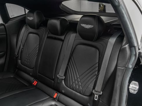 Used 2021 Aston Martin DBX AWD/4WD image 16