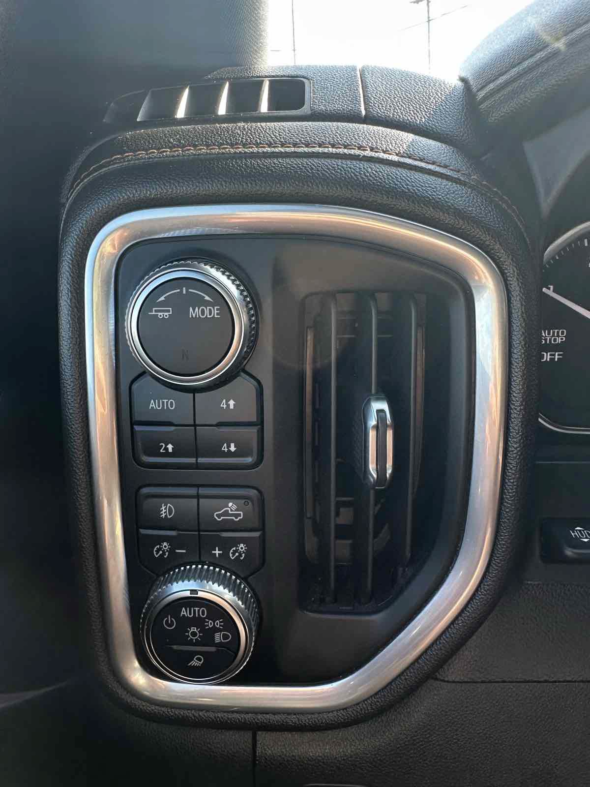 Used 2021 GMC Sierra 1500 AT4 w/ AT4 Premium Package AWD/4WD image 17