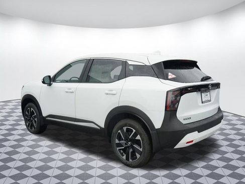 Used 2025 Nissan Kicks SV image 5